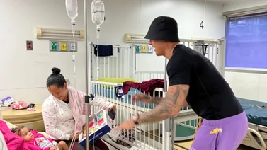 El puertorriqueño Lunay llenó de alegría a los niños del Hospital Vargas en Caracas