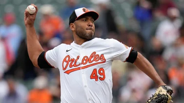 MLB: Albert Súarez se va ganando ante Bravos, tras grandiosa apertura (+video)