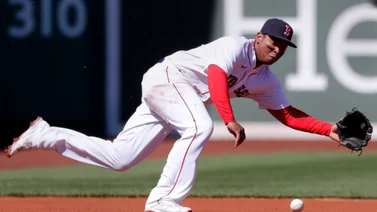 MLB: Rafael Devers mostró su elegancia defensiva con esta jugada (+Video)