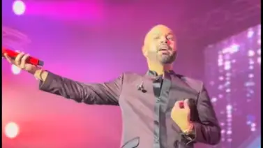 Omar Enrique botó la casa por la ventana por sus 30 años de carrera Omar Enrique botó la casa por la ventana por sus 30 años de carrera