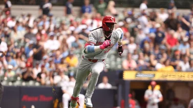 MLB: Elly De La Cruz disparó un misil en derrota de los Rojos ante Cerveceros (+Video)