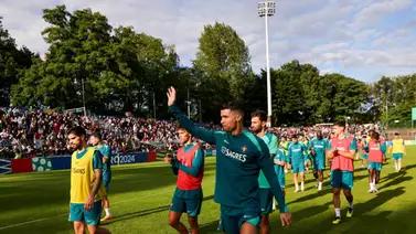 Eurocopa 2024: Vea el lindo gesto de Cristiano Ronaldo con un aficionado (+video) Eurocopa 2024: Vea el lindo gesto de Cristiano Ronaldo con un aficionado (+video)