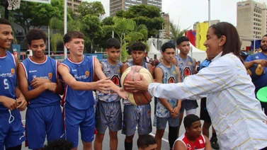 Con una toma deportiva en Plaza Venezuela, IND celebró 75 años 