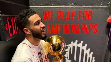 NBA: Boston Celtics lució trofeo de campeones en Fenway Park (+Video)