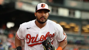 MLB: Mira el increíble out en home que realiza Anthony Santander 