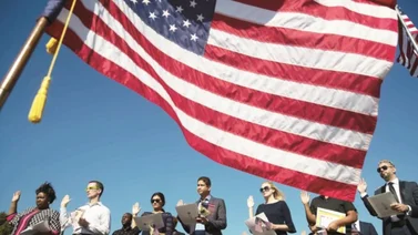 Mira cuánto tiempo puedes estar fuera de Estados Unidos para seguir siendo elegible para la naturalización
