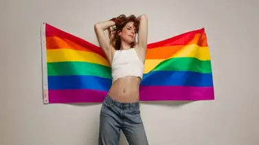 ¡Orgullosa de su esencia! Así es cómo Eglantina Zingg grita lo feliz de ser abiertamente lesbiana ¡Orgullosa de su esencia! Así es cómo Eglantina Zingg grita lo feliz de ser abiertamente lesbiana