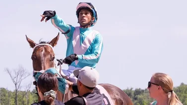 Jockey boricua triplica victorias el día de su cumpleaños en Estados Unidos