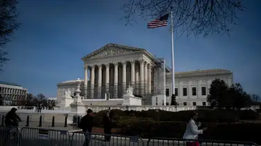 Corte Suprema respaldó la decisión de Trump para terminar protección a inmigrantes Corte Suprema respaldó la decisión de Trump para terminar protección a inmigrantes