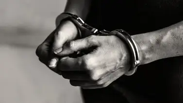 Cantante de reggaeton arrestado por secuestrar a un fanático Cantante de reggaeton arrestado por secuestrar a un fanático