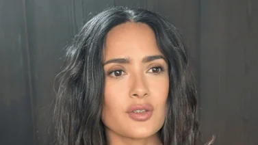El método casero de Salma Hayek para disimular las canas