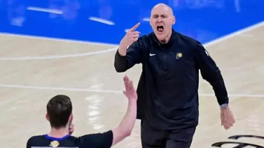 ¿Por qué Rick Carlisle escupe durante los partidos de la NBA?