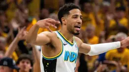 NBA: ¡A lo Magic Johnson! Tyrese Haliburton comienza su espectáculo con grandiosa asistencia (+Video)