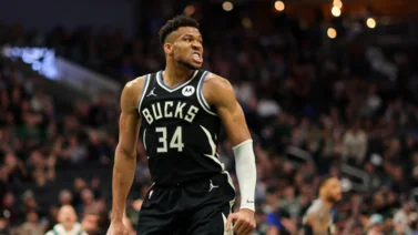 NBA: Milwaukee Bucks sin planes de intercambiar a Giannis Antetokounmpo 