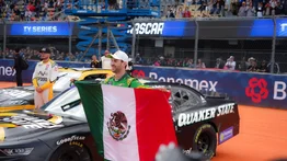 Daniel Suárez y su hazaña histórica en la NASCAR