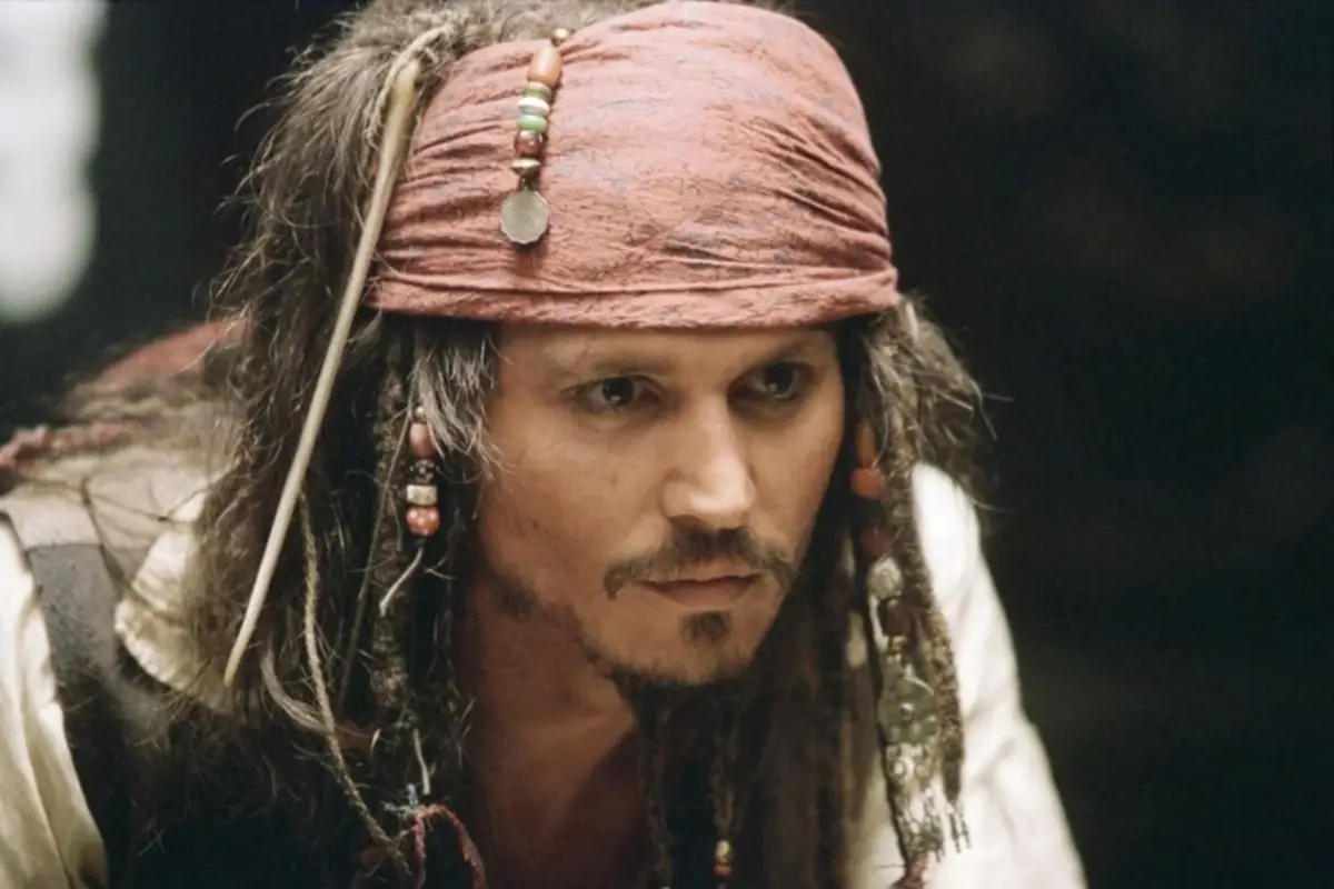 Johnny Depp revive a Jack Sparrow para una buena causa (+Video)