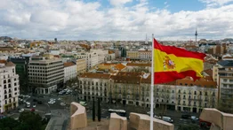 España prevé regularizar esta cantidad de migrantes por arraigo en el 2025 