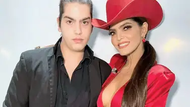 Ana Bárbara acusa a su exhijastro de vender su información íntima Ana Bárbara acusa a su exhijastro de vender su información íntima