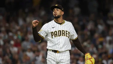MLB: ¡Cuchillo! Robert Suárez iguala liderato de salvados en la temporada 2025 