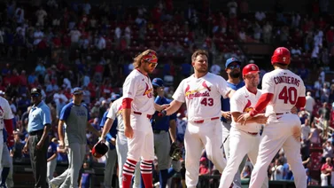 Cerca de los golpes: Daniel Palencia y Willson Contreras se enfrentan tras un ponche