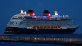 Niña cae de la borda del crucero de Disney y así fue rescatada (+Detalles)