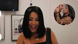 Carolina Sandoval se da tremendo beso con un apuesto actor mexicano