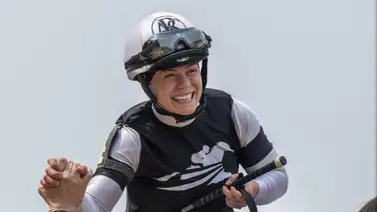 ¡Alarma en Saratoga! Ambulancia traslada de emergencia a la yoqueta Katie Davis tras fuerte accidente en el partidor ¡Alarma en Saratoga! Ambulancia traslada de emergencia a la yoqueta Katie Davis tras fuerte accidente en el partidor