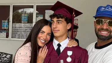 Gaby Espino y Jencarlos Canela comparten felices el logro académico de su hijo Gaby Espino y Jencarlos Canela comparten felices el logro académico de su hijo