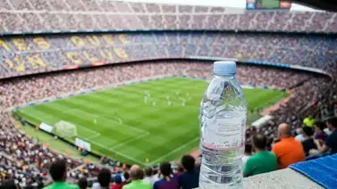 La FIFA flexibiliza sus reglas: permitirá el ingreso de botellas de agua en el Mundial La FIFA flexibiliza sus reglas: permitirá el ingreso de botellas de agua en el Mundial