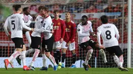 Manchester United cierra su intensa gira europea de pretemporada ante el AC Milan