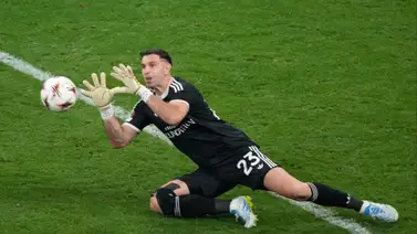 Emiliano Martínez genera un gran interés por este gigante de Italia Emiliano Martínez genera un gran interés por este gigante de Italia