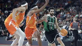 El Joventut se aferra al Olímpic ante un Valencia Basket a un paso de la gran final