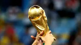 La fiebre de las barajitas Panini continúa con Meridiano y 2001