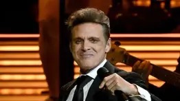 Luis Miguel continúa hospitalizado en Nueva York tras delicada intervención