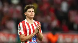 Julián Álvarez puede costarle al Barcelona una sanción brutal de la FIFA