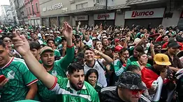 ¡Guerra psicológica! Fanáticos mexicanos arman una "fiesta" nocturna en el hotel de Ecuador