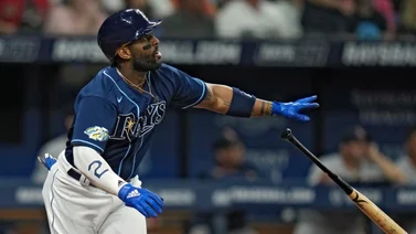 Problemas en Tampa Bay: Yandy Díaz tiene molestias en la cadera