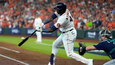 MLB: ¡ALERTA CUBA! Yordan Álvarez salió lesionado contra los Azulejos de Toronto
