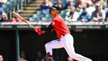 MLB: Andrés Giménez duplicó con el madero ante los Medias Rojas