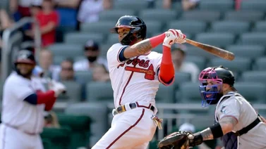 MLB: ¡Inmenso! Orlando Arcia le extendió la vida a los Bravos con este jonrón (+Video)