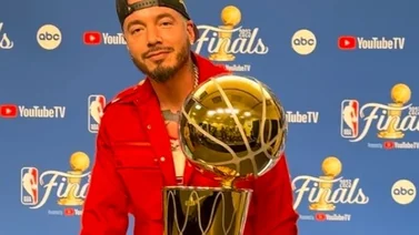 NBA: Mira el privilegio que tuvo J Balvin cuando se acercó al trofeo de campeón (+Video)