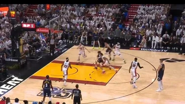 NBA: ¡Con permiso! Mira la clavada de Aaron Gordon contra tres defensores (+Video)
