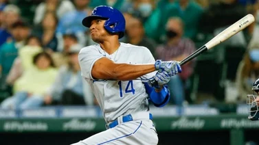 MLB: Edward Olivares consigue esta cantidad de hits por primera vez en un juego de esta campaña