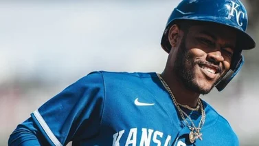 MLB: ¡Oportuno! Maikel García fue clave en la remontada de los Reales (+video)