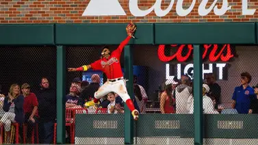 Ronald "Air" Acuña vuelve a lucirse con una gran atrapada en el Día del Padre (Video) Ronald "Air" Acuña vuelve a lucirse con una gran atrapada en el Día del Padre (Video)