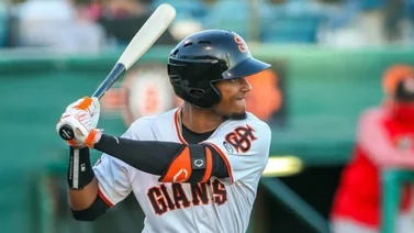 Así fue el primer extrabase de Luis Matos con los Gigantes de San Francisco (+video)