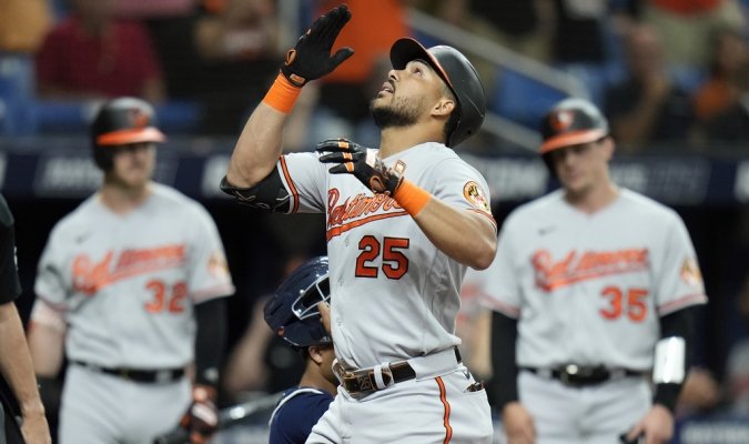 MLB: Mexicano Alek Thomas viene de la banca y empata el juego de