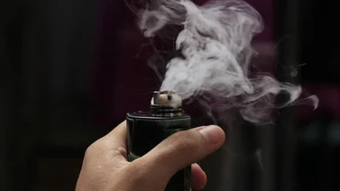 Regulan el uso de vapers y cigarrillos electrónicos en el país