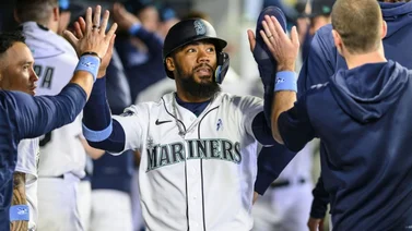 MLB: ¡Humillación pública! Jonrón Teoscar Hernández siguió aumentando la ventaja de Marineros contra Yankees (+Video)