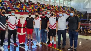 Organización deportiva Centauros otorgó juguetes a niños de escuelas deportivas Organización deportiva Centauros otorgó juguetes a niños de escuelas deportivas